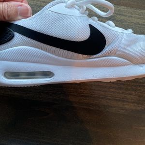 Mens Black/White Nike Sneakers